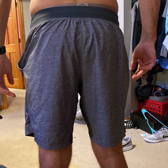 Mens lululemon 9 inch shorts size XL grey - Picture 2 of 4